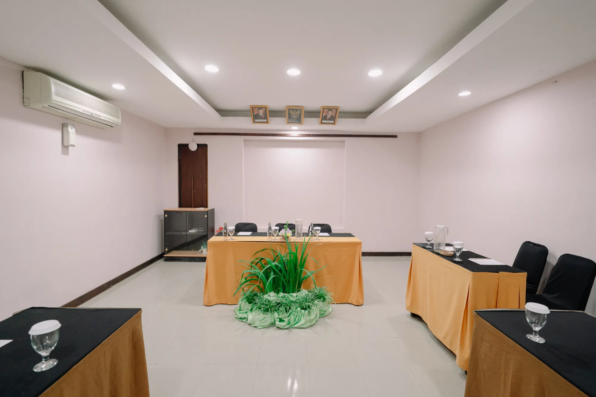 Meeting Room-82