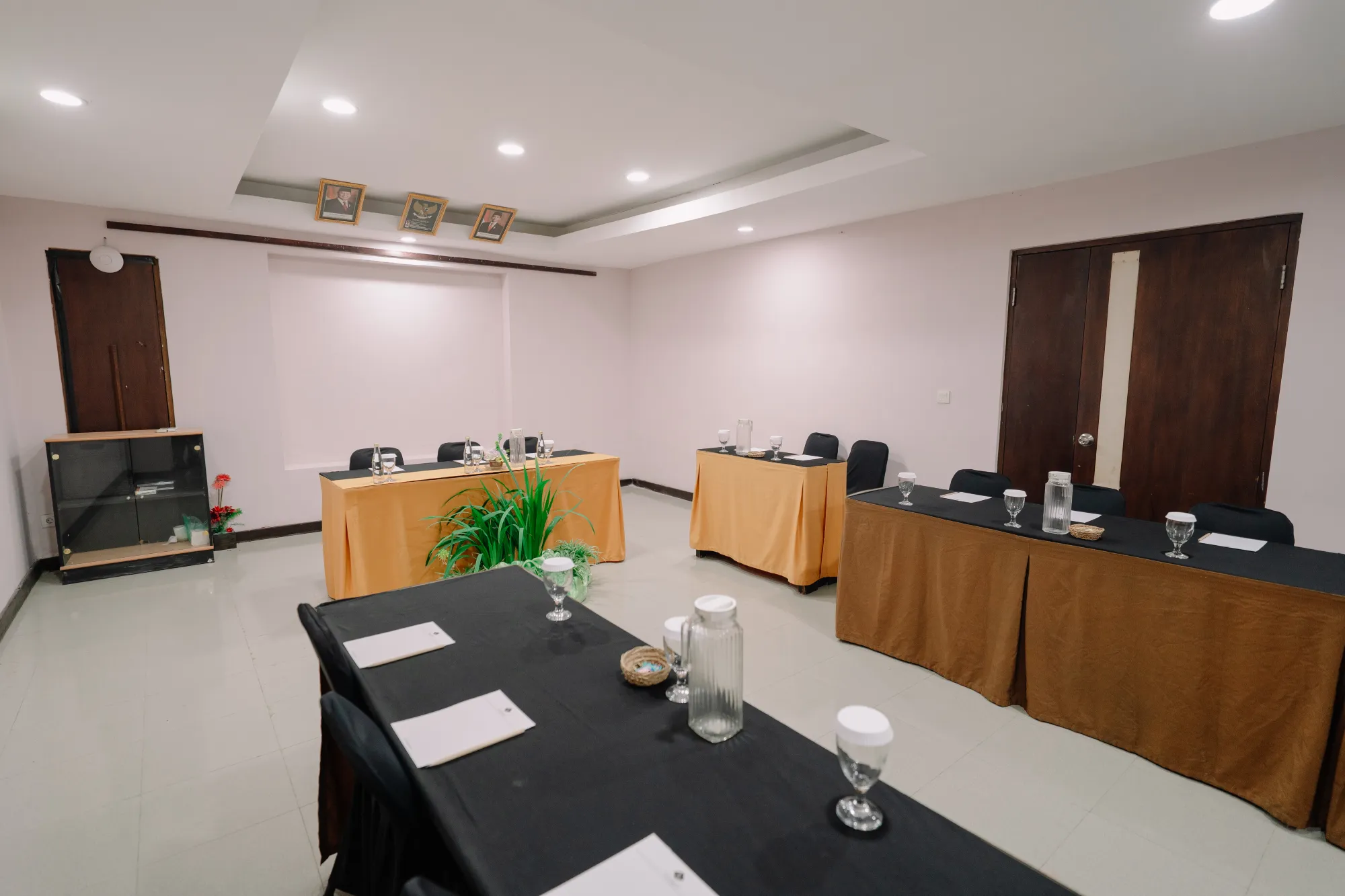 Meeting Room-83